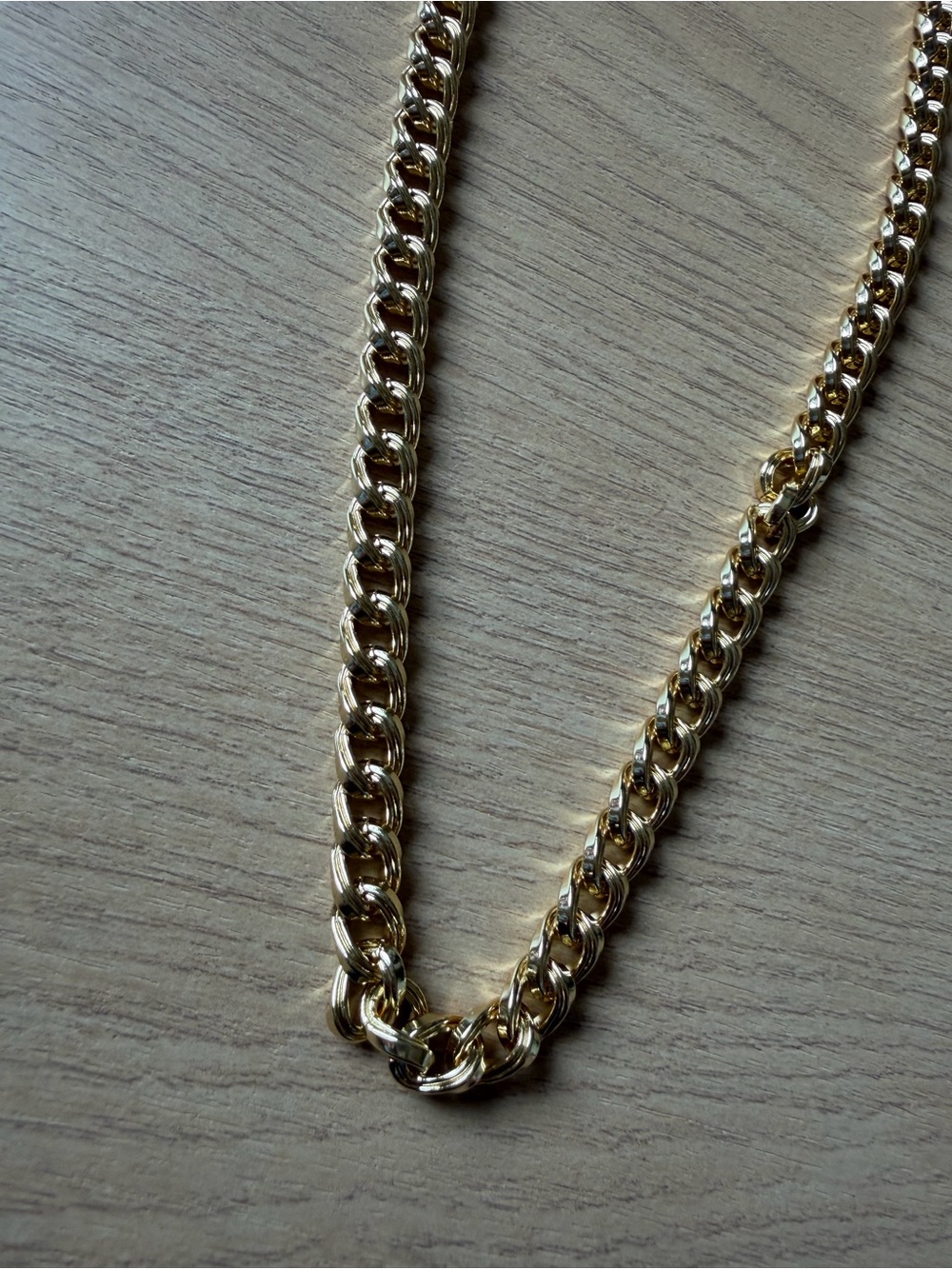 Kendra Scott Polished Gold-Tone Curb Vincent Chain Necklace - Picture 2 of 4